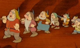 Nếu 7 chú lùn xuyên không về hiện tại, họ có mang hết vàng đi kéo dài chân như Khoa Pug?