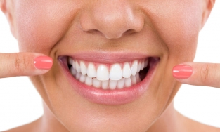 Muốn có nụ cười trắng sáng như ngọc trai, hãy ăn nhiều thứ này