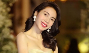 Thủy Tiên kêu gọi được 10 tỷ sau 24 giờ, trốn chồng ra Huế cứu trợ vùng lũ