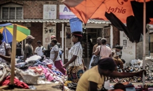 Quốc gia đầu tiên tuyên bố vỡ nợ vì ảnh hưởng của đại dịch Covid-19