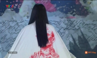 Hoa hậu Việt Nam 2020: Tiểu Vy gây bão với áo dài in mặt HLV Park Hang Seo