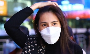 VTV1 nêu chuyện từ thiện của Thủy Tiên trong phóng sự chính trị dài 