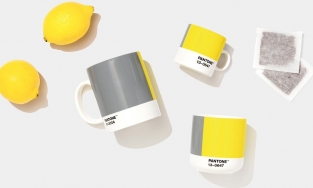 Vàng tươi và xám trung tính là hai màu chủ đạo của năm 2021