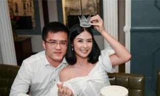 Chuyện tình 10 năm bên nhau, từng đường ai lấy đi của Hoa hậu Ngọc Hân và bạn trai làm việc tại Bộ ngoại giao