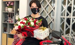 K-ICM khoe được tặng siêu xe trước thềm sinh nhật, hé lộ tình cảm đặc biệt với mẹ nuôi