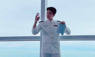 Lee Jong Suk khoe chiều cao 1m86 trong phim hành động Decibel