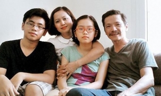 NSND Trung Anh: Hôn nhân viên mãn bên người vợ kém 10 tuổi, 2 con xuất sắc