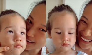 Quý tử lai Tây nghịch ngợm vẽ lem nhem khắp mặt, cách xử lý của MC Hoàng Oanh nhận về cơn mưa lời khen