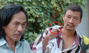 Ông Sinh (Hương vị tình thân) dùng loại 'dây lạ' buộc bao, thiếu đạo cụ hay gì?