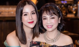 Mẹ chồng Diệp Lâm Anh: U60 trẻ đẹp, lên đồ chuẩn fashionista chính hiệu