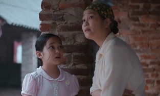 Thương ngày nắng về tập 2: Hoa bị mẹ bỏ rơi, bà Nga cưu mang bất đắc dĩ