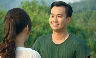  'Phố trong làng' phải tạm dừng quay vì Anh Tuấn bị thương khi thực hiện cảnh rượt đuổi