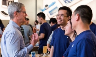 Góc công ty nhà người ta: Hoãn trở lại văn phòng vô thời hạn, hỗ trợ mỗi nhân viên 1.000 USD