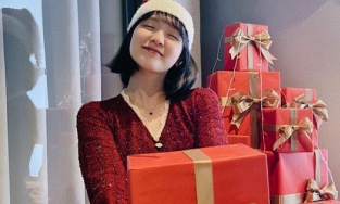 Hải Tú lên đồ đêm Noel, hết hẳn vẻ bỉm sữa