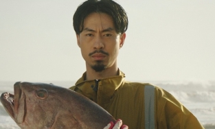 Đen Vâu lần đầu kể về mẹ: Mẹ từng làm ruộng, bán trái cây vỉa hè, đóng chai ở xưởng