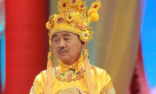 'Ngọc Hoàng' Quốc Khánh tuổi 60: Thích đồ màu hường, vẫn chăn đơn gối chiếc 