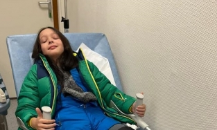 Diva Hồng Nhung bay gấp sang Pháp vì con trai bị tai nạn