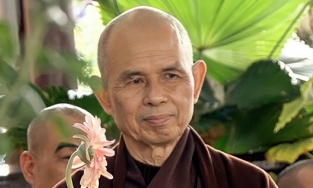 Thiền sư Thích Nhất Hạnh từng dạy cách yêu, cách để giữ gìn một tình yêu lâu dài