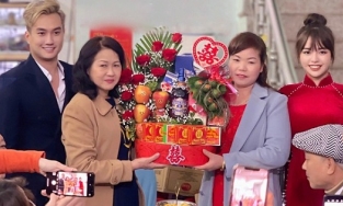 Diễn viên Anh Tuấn 'Phố trong làng' bất ngờ làm đám hỏi với bạn gái kín tiếng