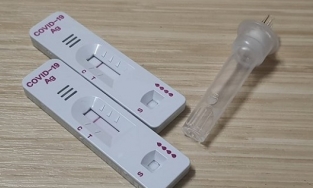 Dân thủ đô than trời vì đi làm mùa dịch chỉ đủ tiền mua kit test Covid-19