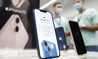 Apple đóng cửa nghỉ bán Iphone, Ipad tại Nga