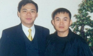 Bức ảnh Xuân Hình chụp chung với Phạm Nhật Vượng 30 năm trước gây sốt MXH