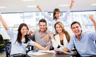 Sau 73 năm nghiên cứu, ĐH Harvard tìm ra chìa khóa của hạnh phúc: Không phải tiền tệ mà là quan hệ