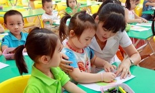 NÓNG: Hà Nội cho học sinh mầm non đến trường từ 13/4