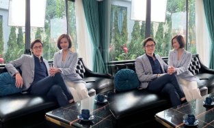 Đình Tú đối đáp tay đôi với dân mạng khi bị nhắc chuyện liên tục đăng ảnh cùng Huyền Lizzie