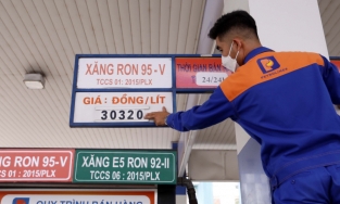 Giá xăng sau kì điều chỉnh 11/8 có thể giảm tiếp 1000 đồng/lít
