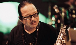 Nghệ sĩ saxophone Trần Mạnh Tuấn phải nhập viện phẫu thuật, gia đình đang 'trông chờ phép màu'