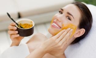 Hướng dẫn cách làm kem nghệ tại nhà vừa giúp trị mụn vừa dưỡng trắng da