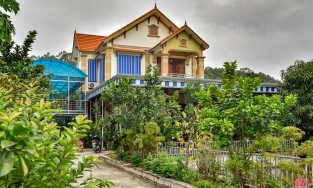 Cận cảnh ngôi nhà của Hoa hậu Đỗ Thị Hà: To nhất xã, nhìn từ xa đã nổi bật