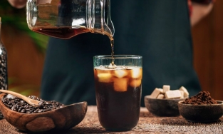 Cách pha cà phê cold brew cực ngon mà không cần đồ chuyên dụng