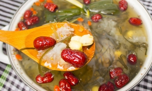 Cách nấu chè dưỡng nhan - món “càng ăn càng đẹp” khiến Hoa hậu Đỗ Thị Hà mê mệt