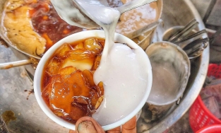 Gánh tàu hũ 30 năm tuổi 'giá tiền lẻ nhưng chất lượng bất ngờ' ở hẻm ẩm thực 284 Lê Văn Sỹ