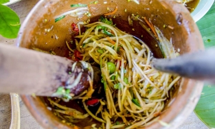 Google Doodle tôn vinh gỏi đu đủ Thái Som Tum, tại sao đặc sản Thái Lan này được ưu ái đến thế?