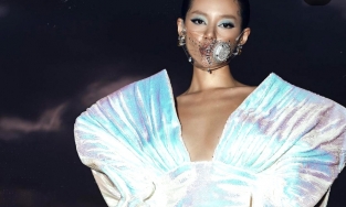 Phí Phương Anh, Khánh Linh, Tú Hảo mặc gì trên thảm đỏ AVIFW2020?