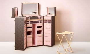 Louis Vuitton ra mắt bàn trang điểm di động giá 4 tỷ