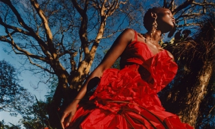 Demi-couture - xoá nhoà ranh giới giữa thời trang may sẵn và thời trang cao cấp