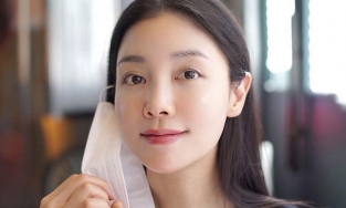 Blogger Hàn Quốc 42 tuổi tiết lộ bí quyết trẻ mãi không già