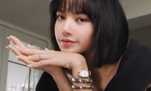Lisa (BLACKPINK) và dàn idol Hàn là 'fan cứng' của loạt đồng hồ xa xỉ 