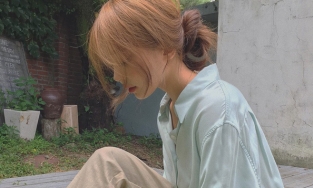 Gái Hàn mách bạn những kiểu tóc dễ búi, cực hợp khi diện áo sơ mi