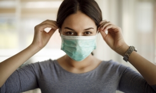 Bí quyết ngừa mụn khi phải đeo khẩu trang thường xuyên