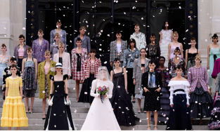 Cô dâu Chanel: Khi show diễn trở thành lễ đường, 'vedette' mặc váy cưới
