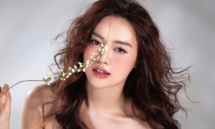 Sở thích mặc đồ ngủ, khoe ảnh 'giường chiếu' của Ninh Dương Lan Ngọc