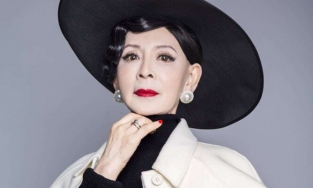 Cụ bà Trung Quốc 80 tuổi và sở thích sưu tầm giày cao gót hơn 20cm