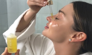 Dầu dưỡng da mặt có thể thay thế kem dưỡng ẩm không?