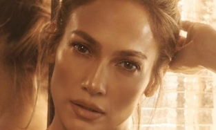 Nguyên tắc '5 chữ S' giúp Jennifer Lopez luôn trẻ khoẻ ở tuổi 53