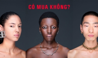 Người mẫu Balenciaga trừng mắt hăm doạ, 'ép' khách hàng mua trang sức?